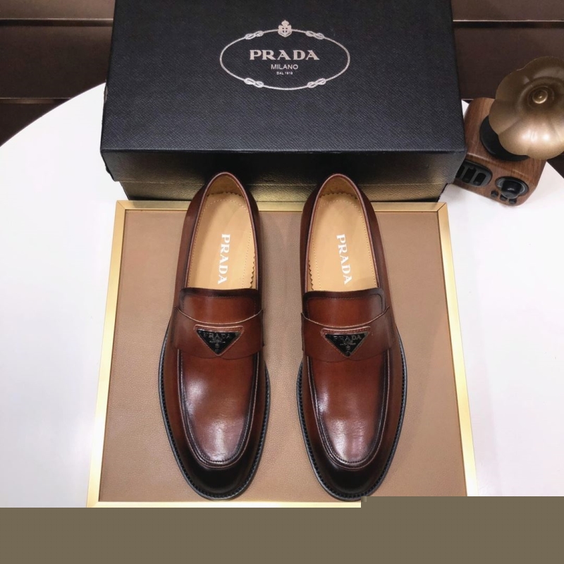 Pra*a leather shoes